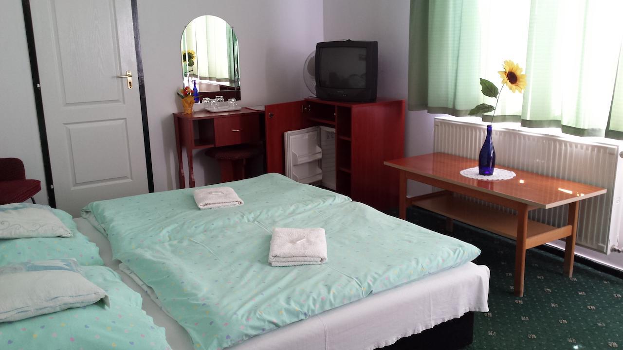 Belko Panzio Bed & Breakfast เบลาแพตฟอลวา ห้อง รูปภาพ
