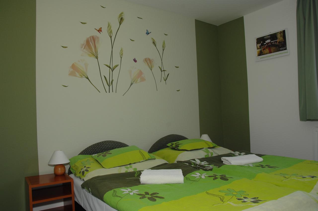 Belko Panzio Bed & Breakfast เบลาแพตฟอลวา ภายนอก รูปภาพ