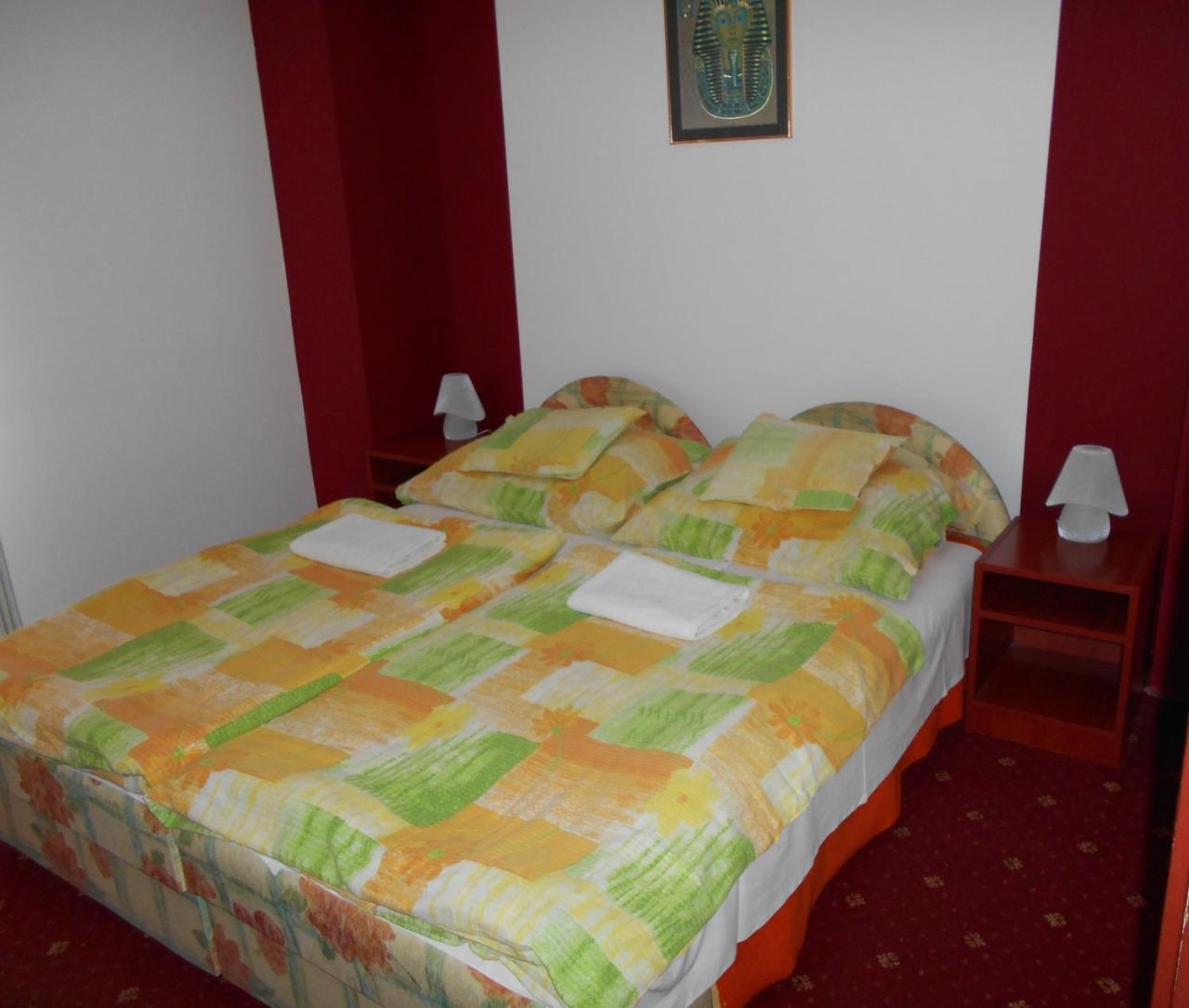 Belko Panzio Bed & Breakfast เบลาแพตฟอลวา ภายนอก รูปภาพ